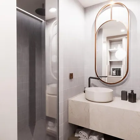 Enorme Epavli Boutique 3*