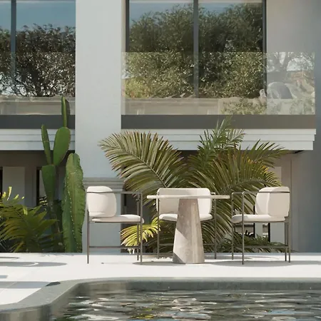 Enorme Epavli Boutique 3*