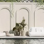 ホテル Enorme Epavli Urban Living