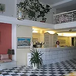 Enorme Epavli Boutique 3*