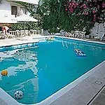 Enorme Epavli Boutique 3*