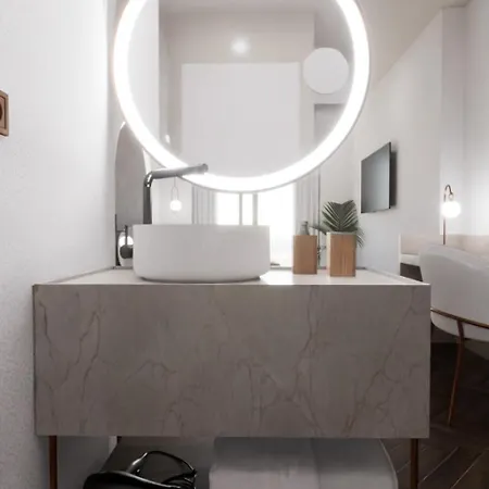 Enorme Epavli Boutique 3*