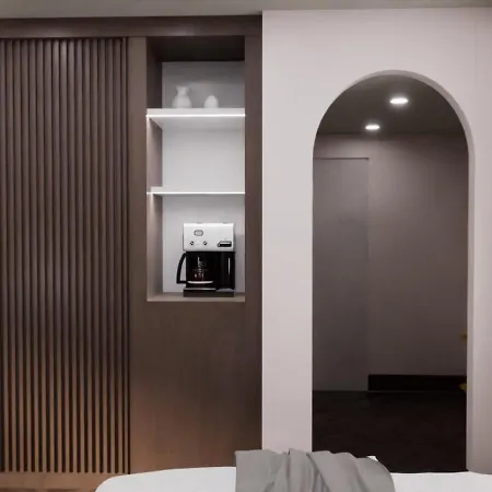 ホテル Enorme Epavli Boutique 3*
