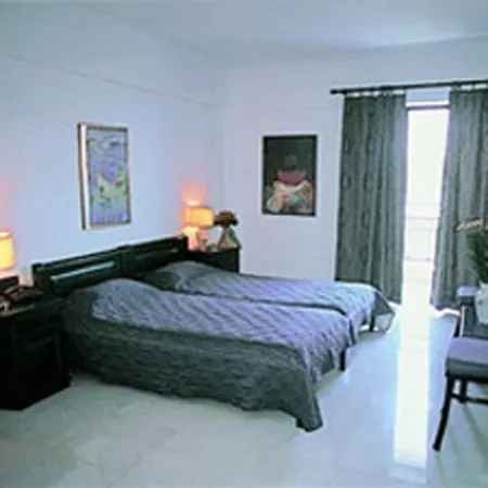 Enorme Epavli Urban Living 4*