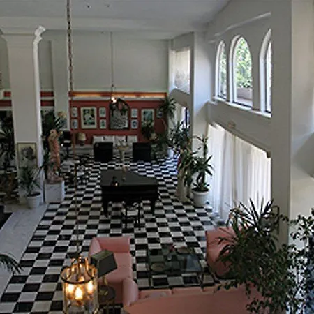 Enorme Epavli Boutique Hotell 3*