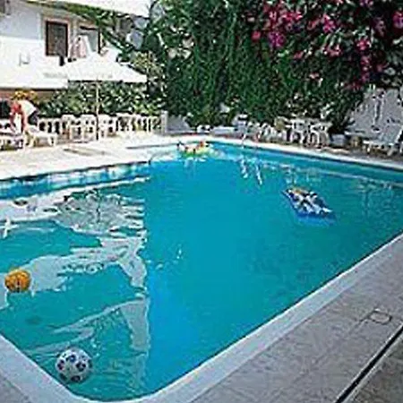 Hotell Enorme Epavli Boutique Hersonissos (Crete)